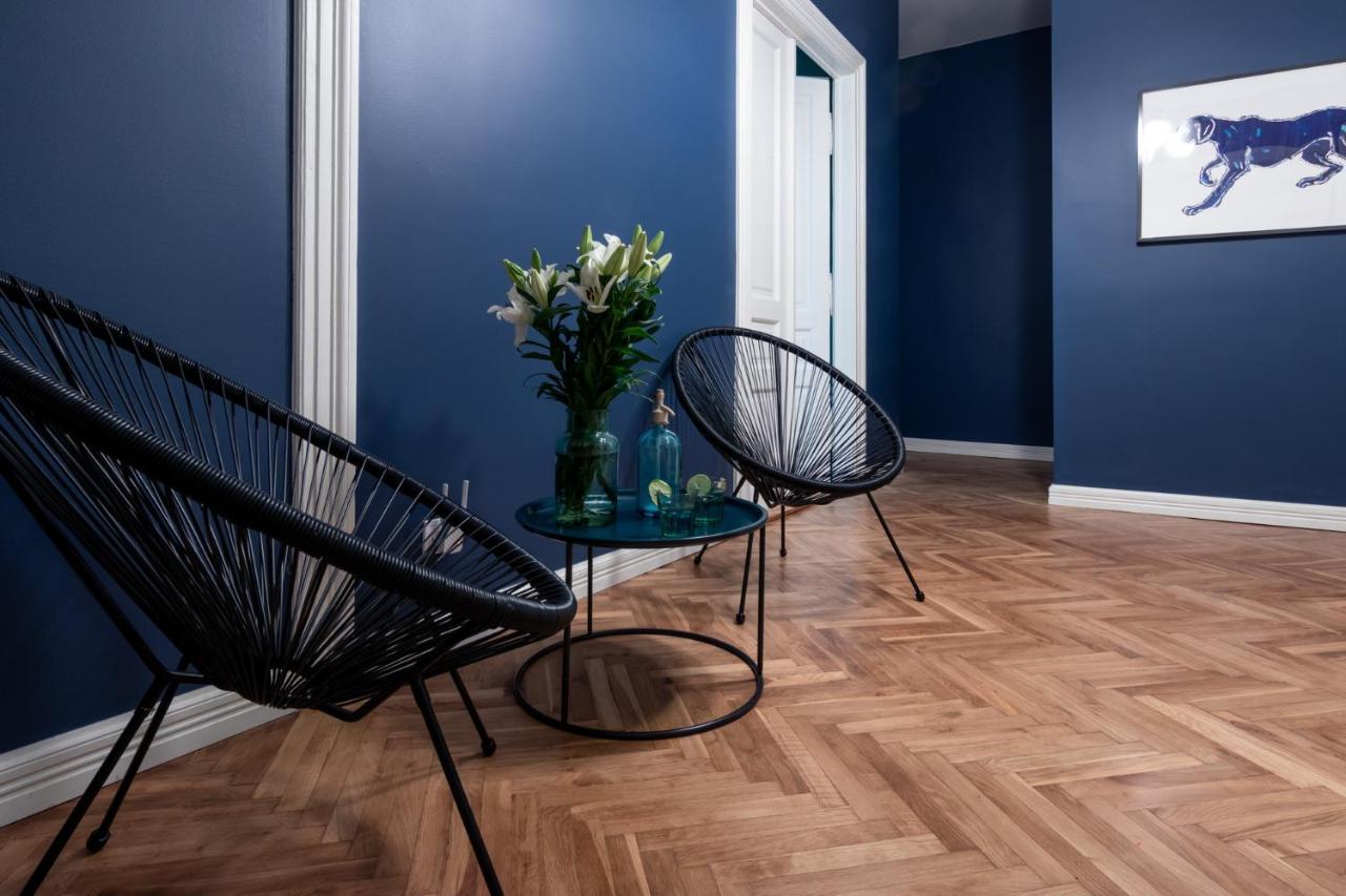 Barbacan Suites - Old Town Apartments - By Upstairs クラクフ エクステリア 写真