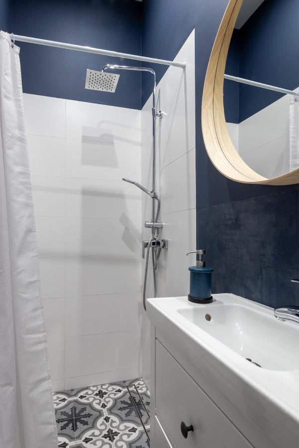 Barbacan Suites - Old Town Apartments - By Upstairs クラクフ エクステリア 写真