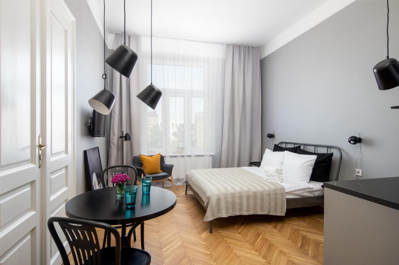 Barbacan Suites - Old Town Apartments - By Upstairs クラクフ エクステリア 写真