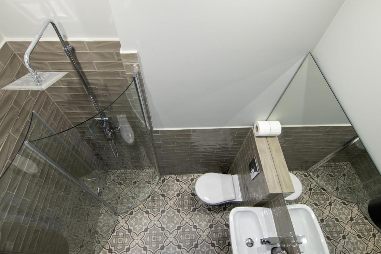 Barbacan Suites - Old Town Apartments - By Upstairs クラクフ エクステリア 写真